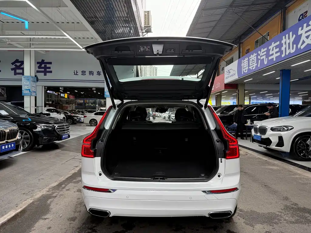 Volvo XC60 2018 T5 four-wheel drive Zhiya Luxury Edition купить на сайте DeffCars