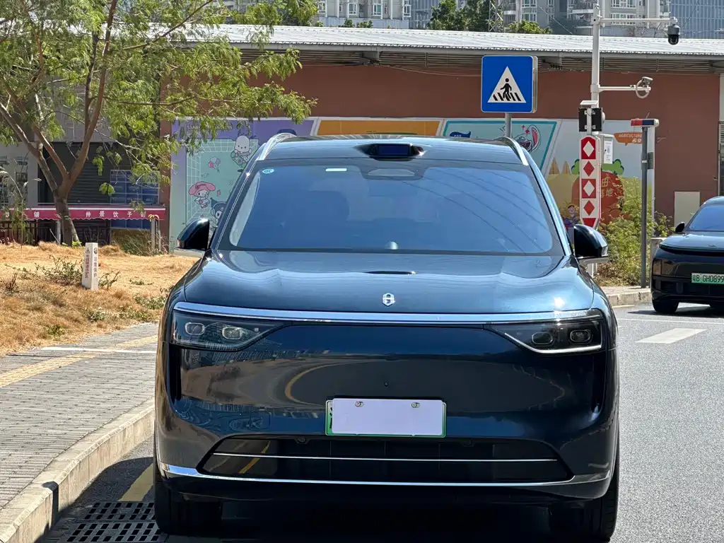 Wenjie M8 2025 extended range Ultra version 53.4kWh 5-seater version купить на сайте DeffCars