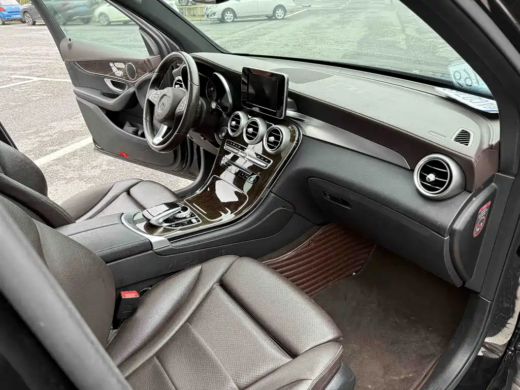 Mercedes-Benz GLC 2017 GLC 260 4MATIC Dynamic купить на сайте DeffCars