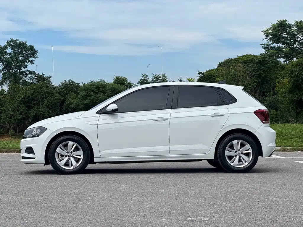 Polo 2023 Plus 1.5L Automatic Panoramic Enjoyment Edition купить на сайте DeffCars