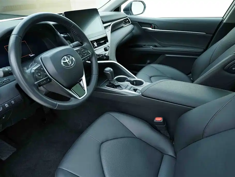Camry 2023 2.5G Deluxe Edition купить на сайте DeffCars
