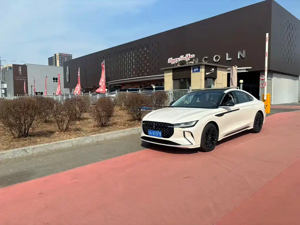 Lincoln Z 2025 2.0T Premium Hybrid Edition купить на сайте DeffCars