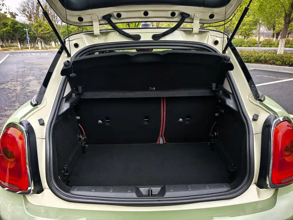 MINI 2018 1.5T COOPER Color Commemorative Edition Five-Door Edition купить на сайте DeffCars