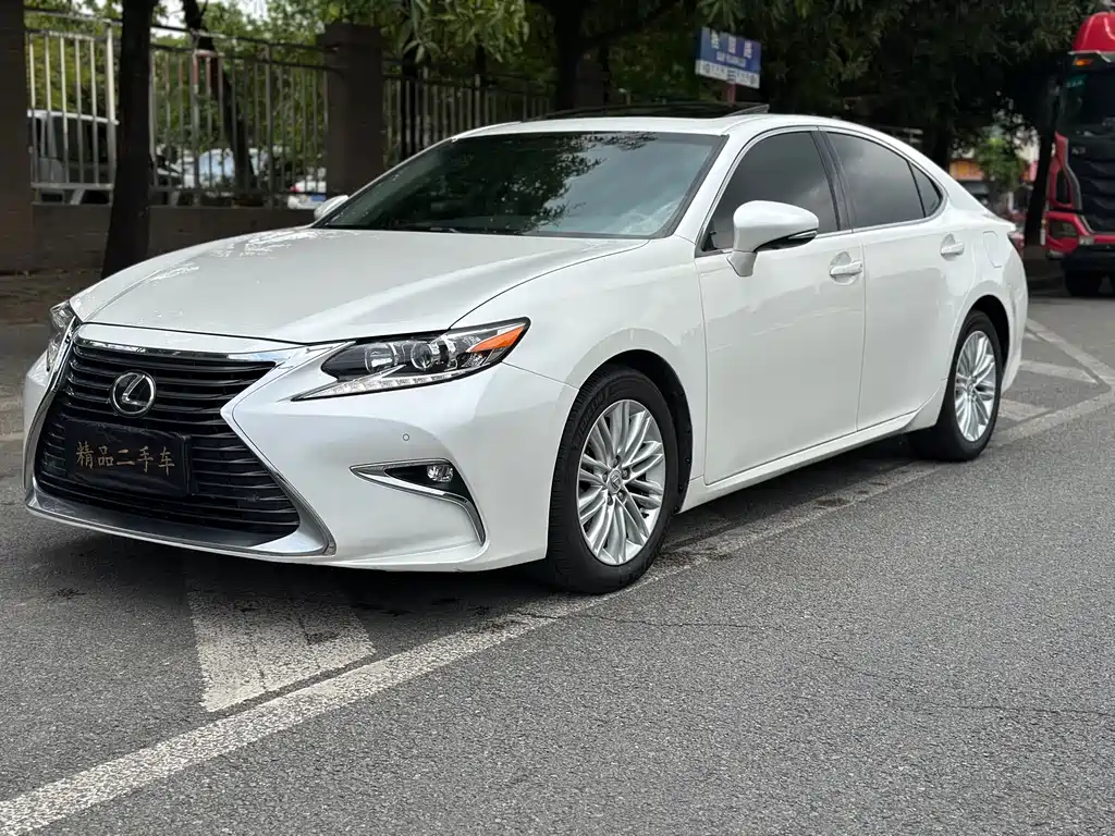 Lexus ES 2015 200 Elite Edition купить на сайте DeffCars