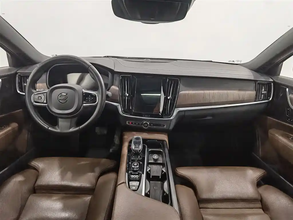 Volvo S90 2021 B5 Zhiyuan Luxury Edition купить на сайте DeffCars
