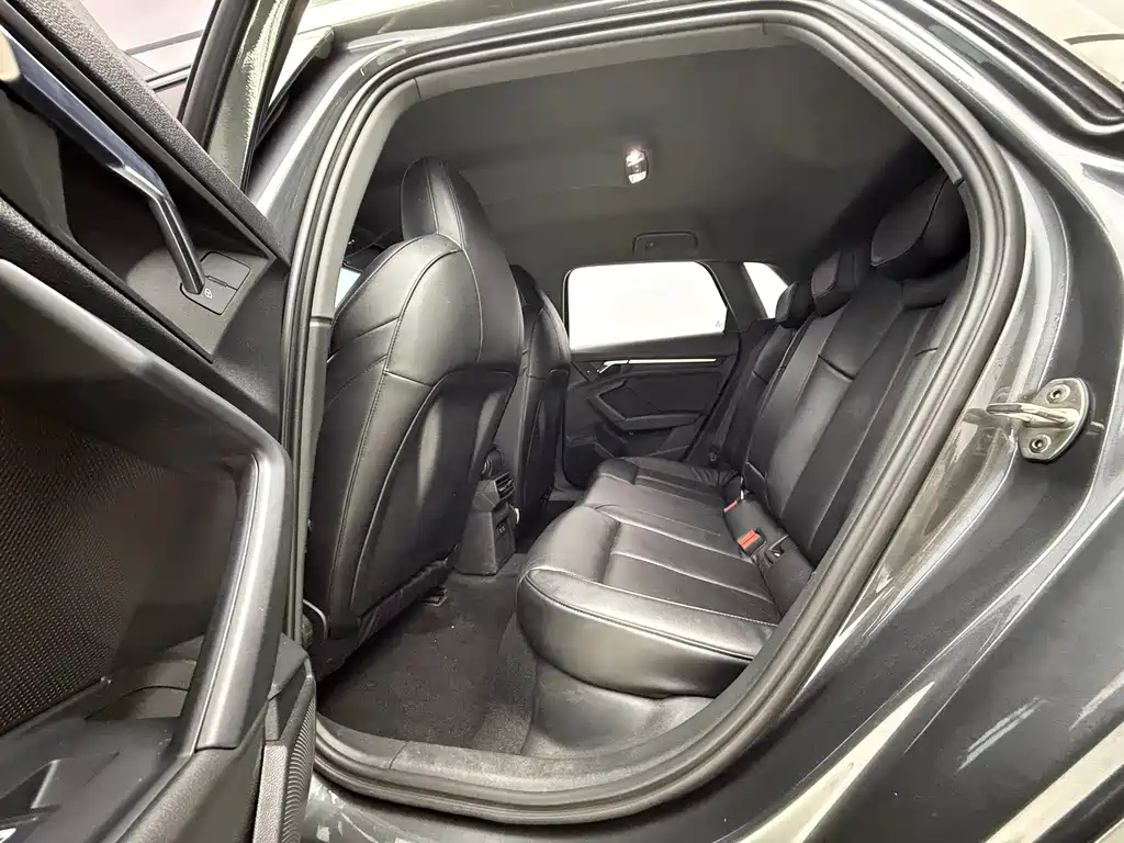 Audi A3 2021 Sportback 35 TFSI Enterprising and Elegant Model купить на сайте DeffCars