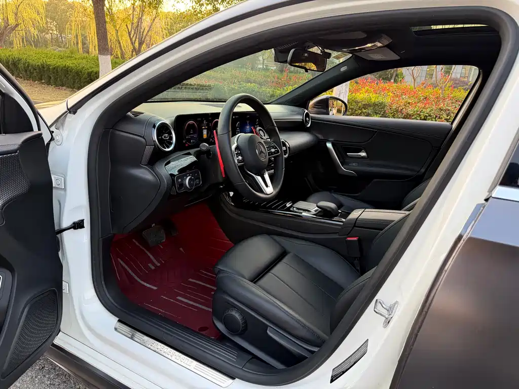 Mercedes-Benz A-Class 2021 A 200 L Sports Sedan Dynamic Type купить на сайте DeffCars