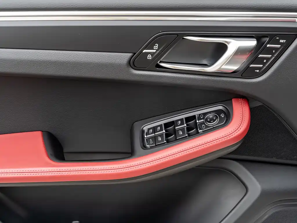 Macan 2023 Macan 2.0T купить на сайте DeffCars