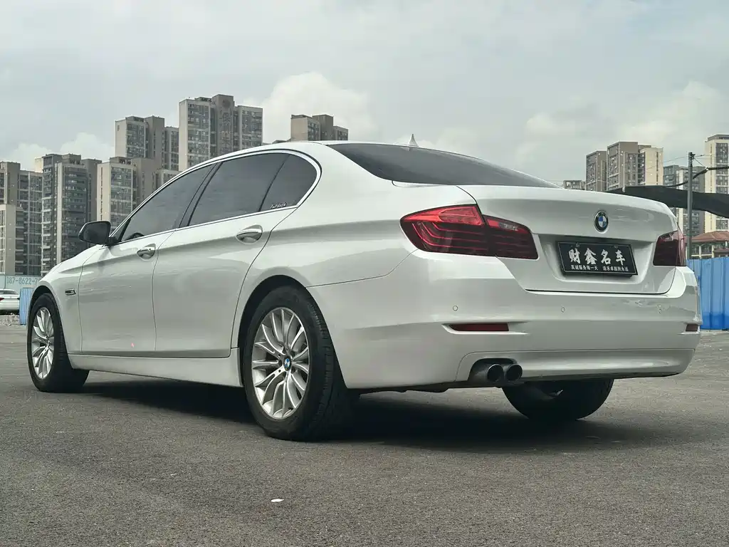 BMW 5 Series 2017 525Li Leading купить на сайте DeffCars
