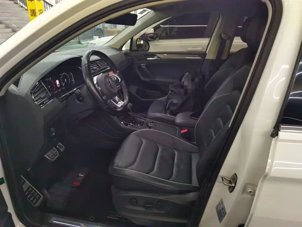Tiguan L 2019 facelift 330TSI automatic two-wheel drive R-Line flagship version National VI купить на сайте DeffCars