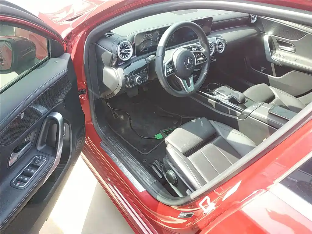 Mercedes-Benz A-Class 2020 Facelift A 200 L Sports Sedan Dynamic Type купить на сайте DeffCars