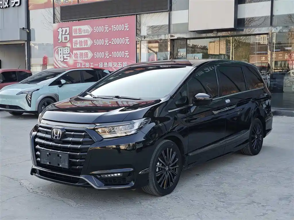 Alison 2024 2.0L e:HEV Deluxe Edition купить на сайте DeffCars