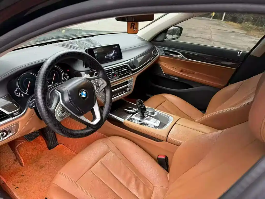 BMW 7 Series 2016 730Li Leading Model купить на сайте DeffCars