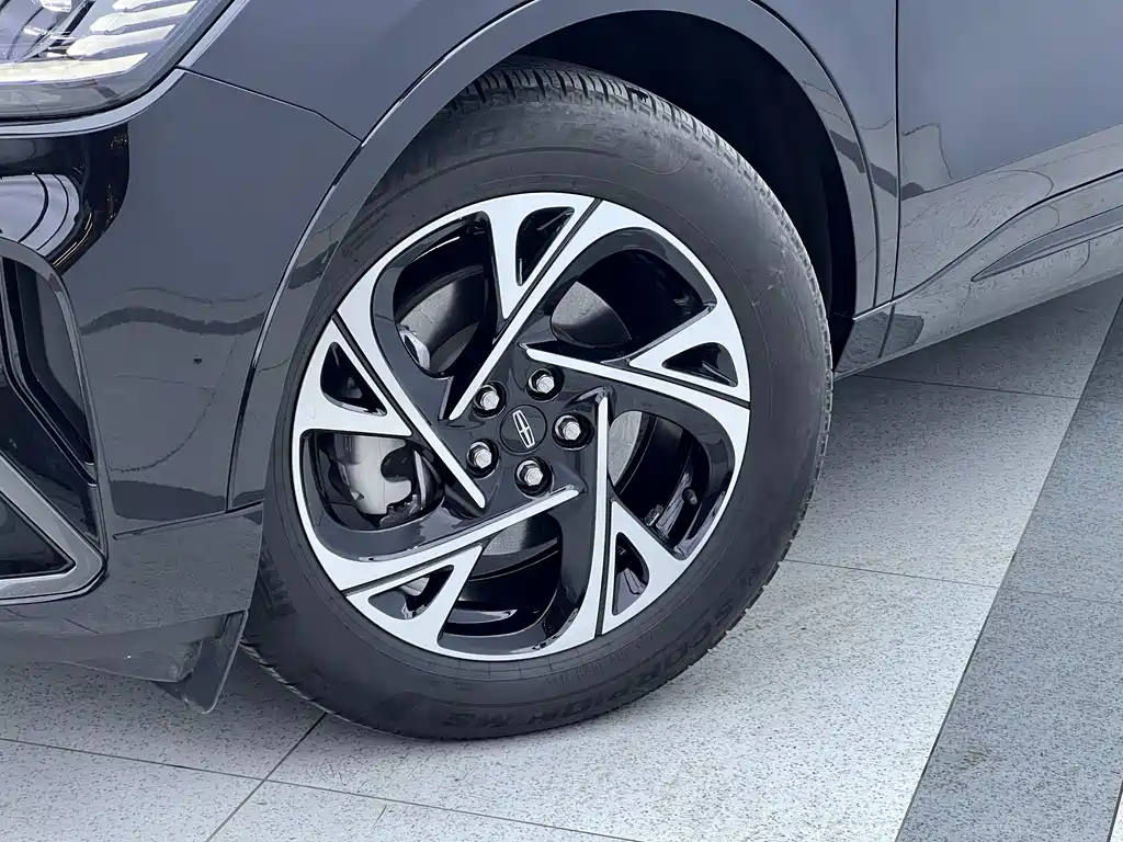 Voyager 2025 2.0T four-wheel drive Zunyi hybrid version купить на сайте DeffCars