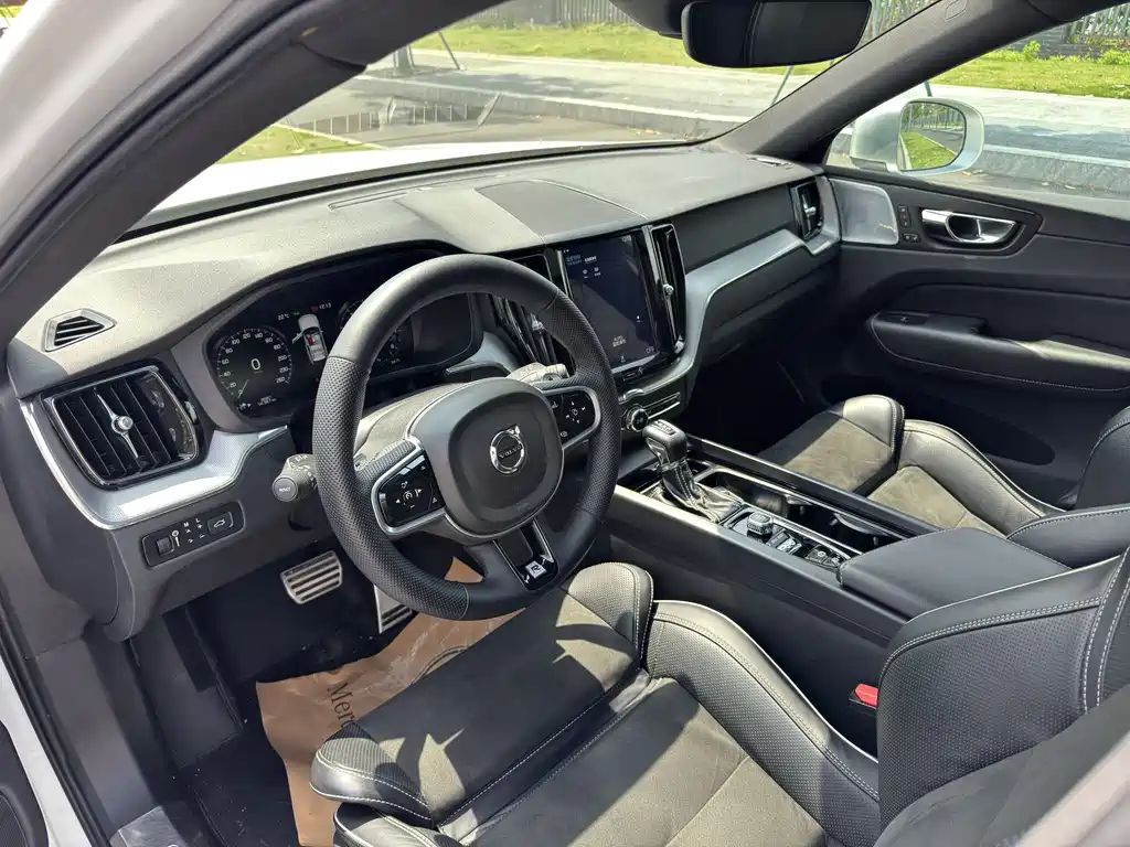 Volvo XC60 2019 T5 4WD Zhiyuan Edition National V купить на сайте DeffCars
