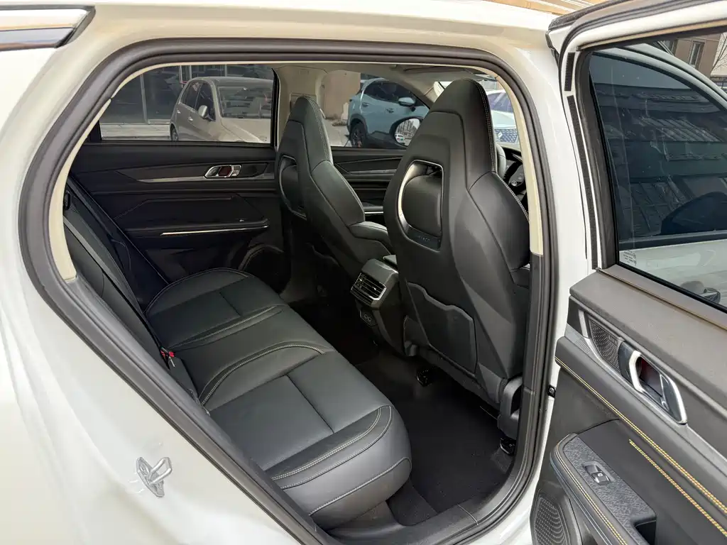 Lynk & Co 01 2024 2.0TD 2WD Global Pro купить на сайте DeffCars