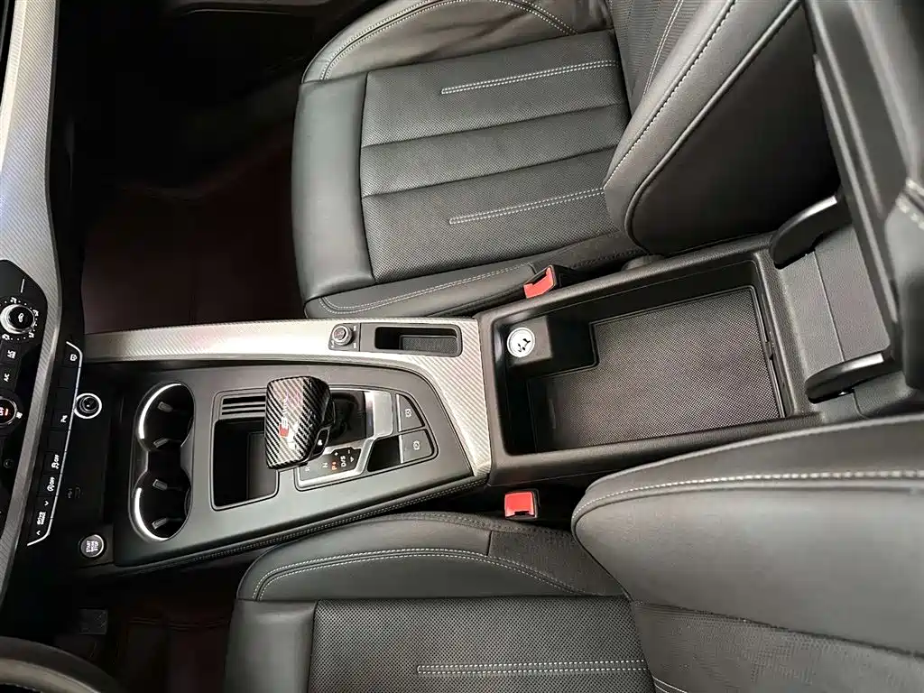 Audi A4L 2020 40 TFSI Fashionable and Elegant купить на сайте DeffCars