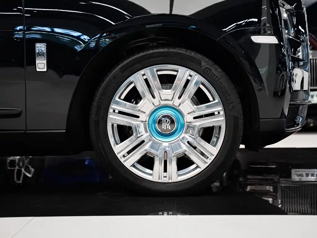 Cullinan 2018 five-seater version купить на сайте DeffCars