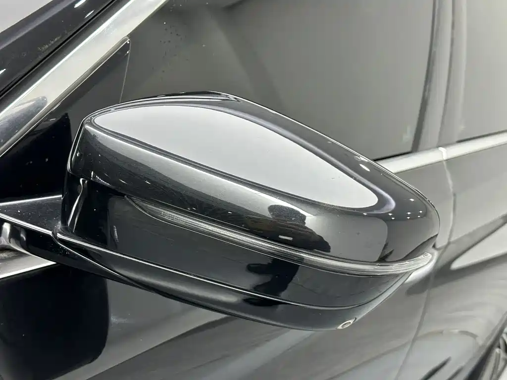 BMW 5 Series 2018 Facelift 530Li Exclusive Luxury Package купить на сайте DeffCars