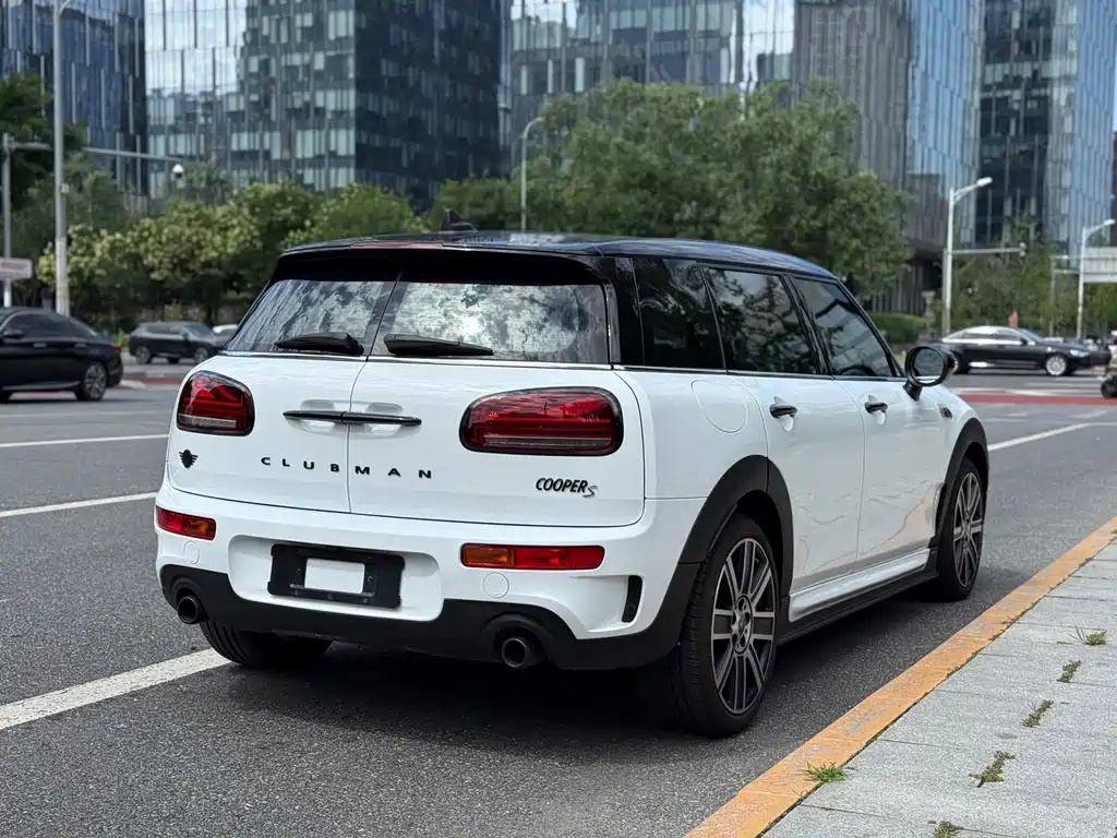 MINI CLUBMAN 2023 facelift 2.0T COOPER S Connoisseur купить на сайте DeffCars