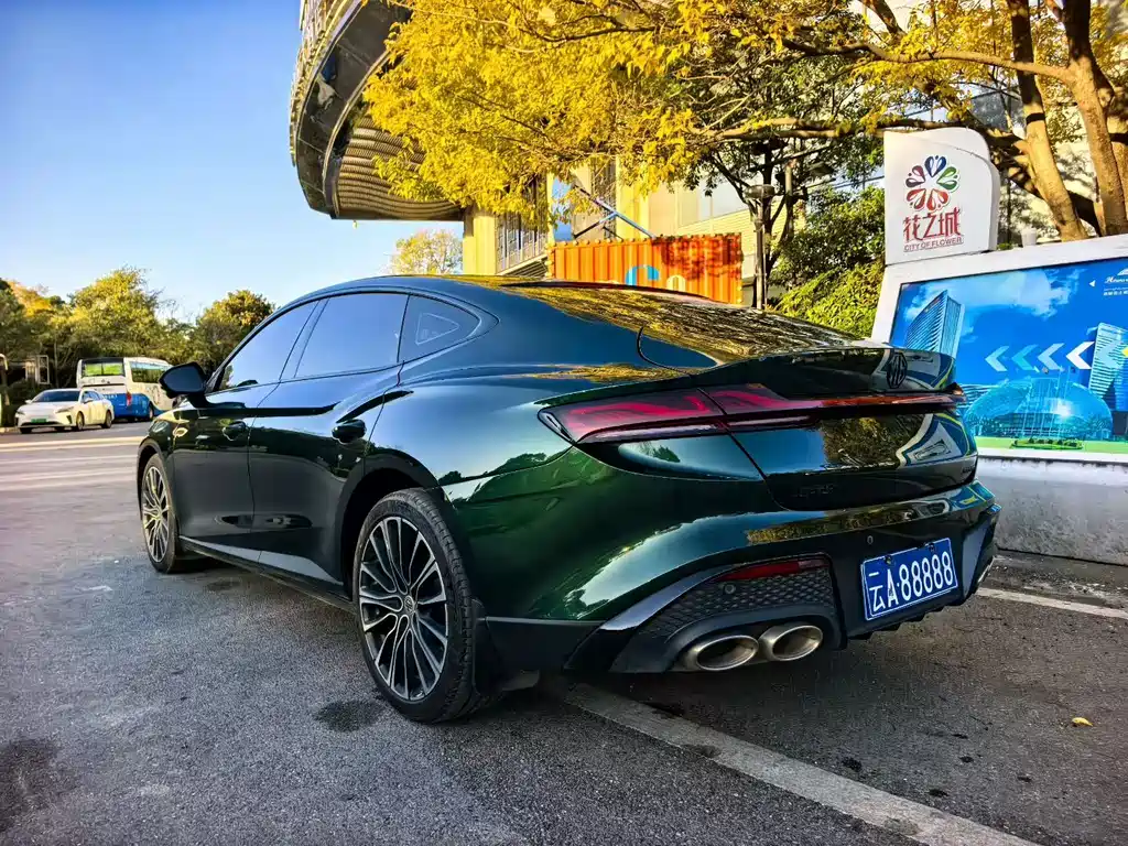 MG7 2023 2.0T Automatic Beauty Hunting Exclusive Edition купить на сайте DeffCars