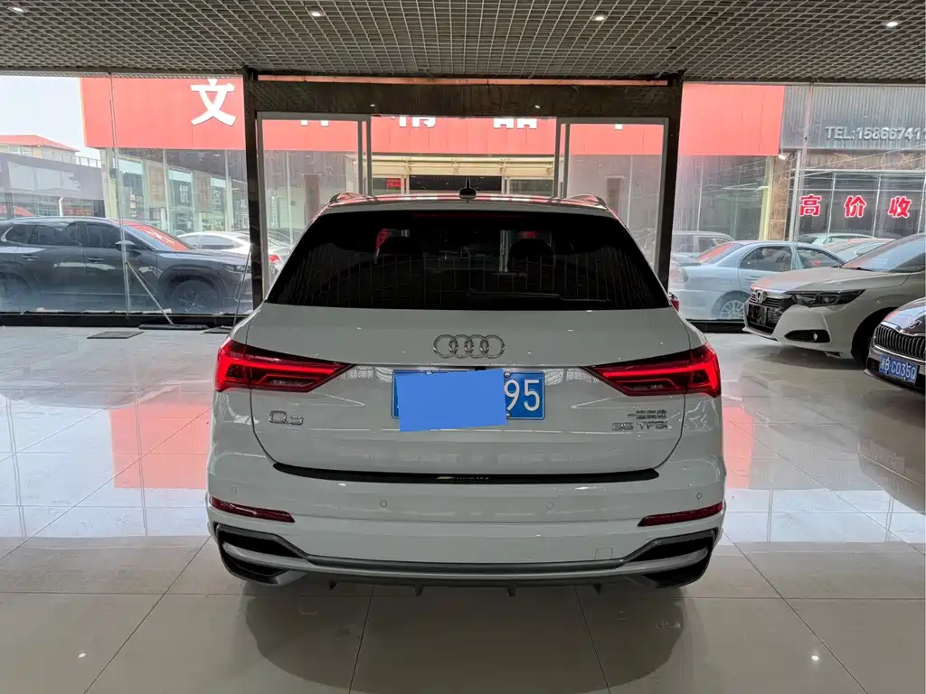 Audi Q3 2022 35 TFSI Fashionable and Dynamic купить на сайте DeffCars
