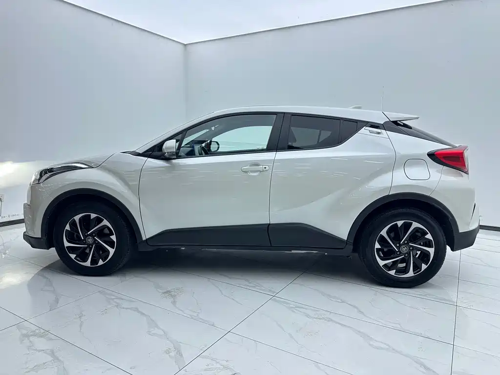 Yize IZOA 2018 2.0L Yichi Edition National VI купить на сайте DeffCars