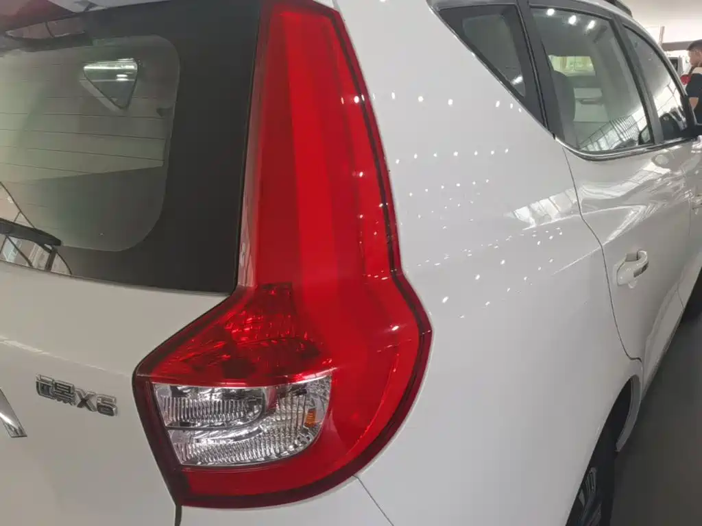 Vision X6 2016 1.8L Manual Luxury Edition купить на сайте DeffCars