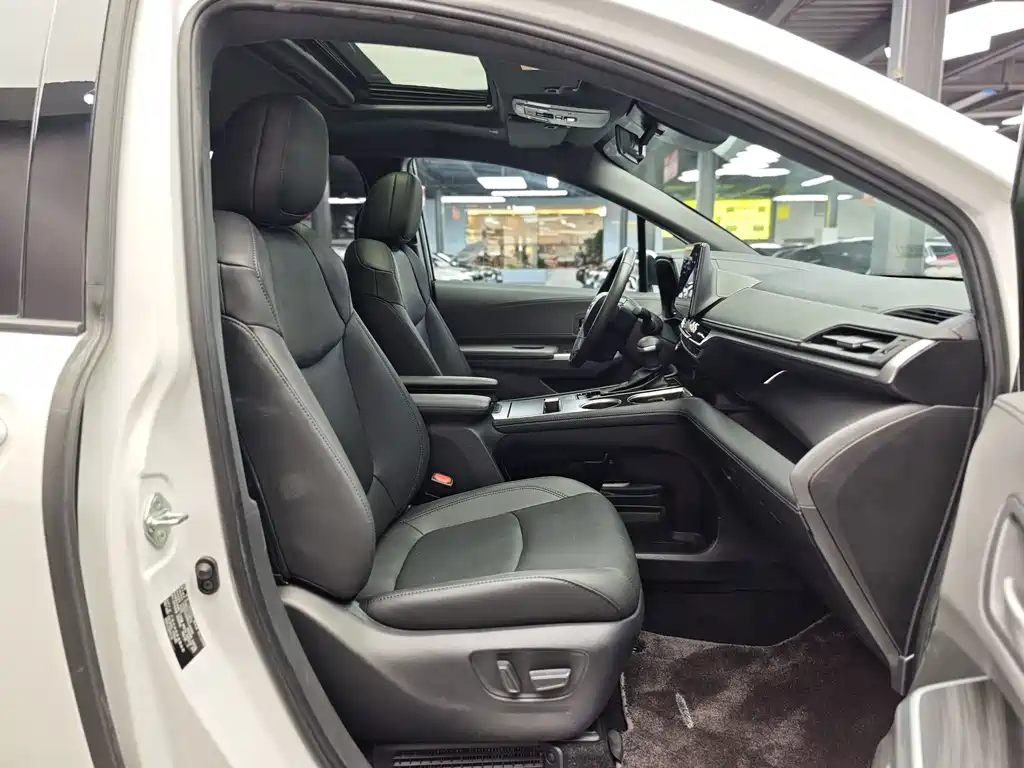 SIENNA 2023 2.5L Hybrid Premium Edition купить на сайте DeffCars