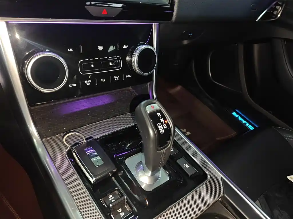 Jaguar XEL 2020 2.0T 200PS R-DYNAMIC Youth Sports Edition купить на сайте DeffCars