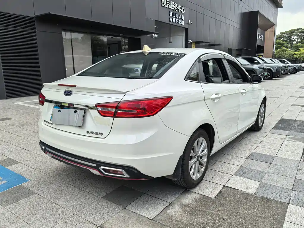 Escort 2015 1.5L automatic fashion model купить на сайте DeffCars