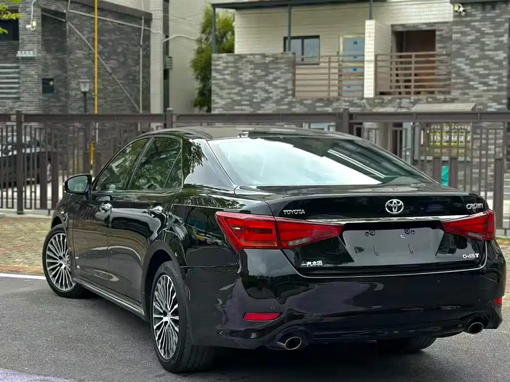 Crown 2018 2.0T Sports Edition купить на сайте DeffCars