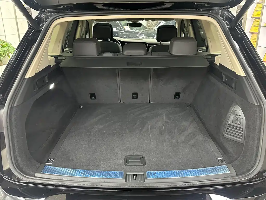 Touareg 2019 2.0TSI Sharp Wing Edition National VI купить на сайте DeffCars