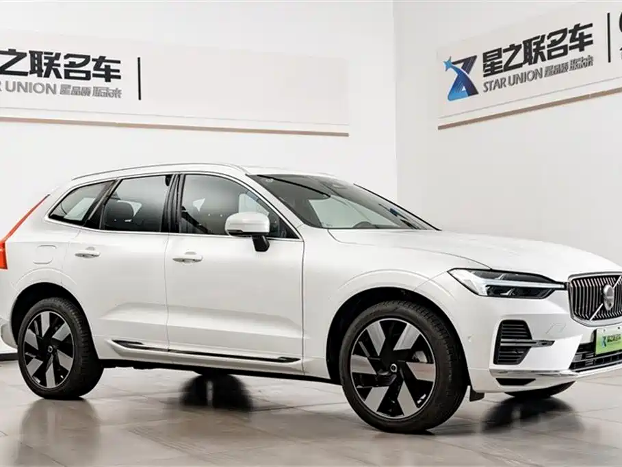 Volvo XC60 plug-in hybrid 2025 plug-in hybrid long-range four-wheel drive Zhiya luxury version купить на сайте DeffCars