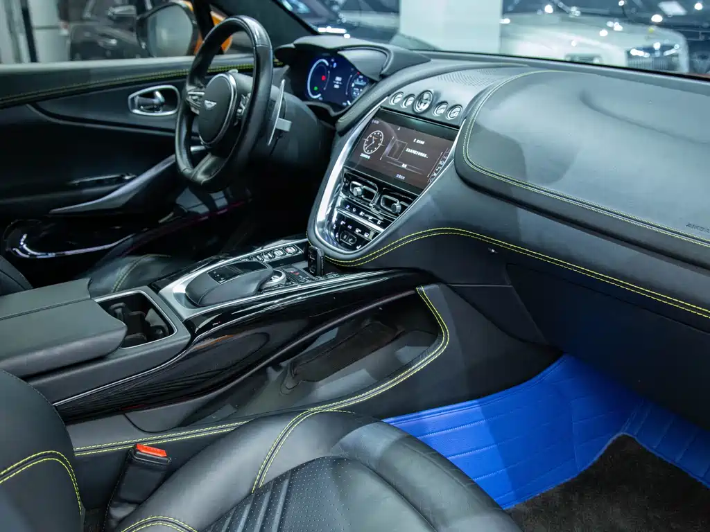 Aston Martin DBX 2022 3.0T STRAIGHT-SIX купить на сайте DeffCars
