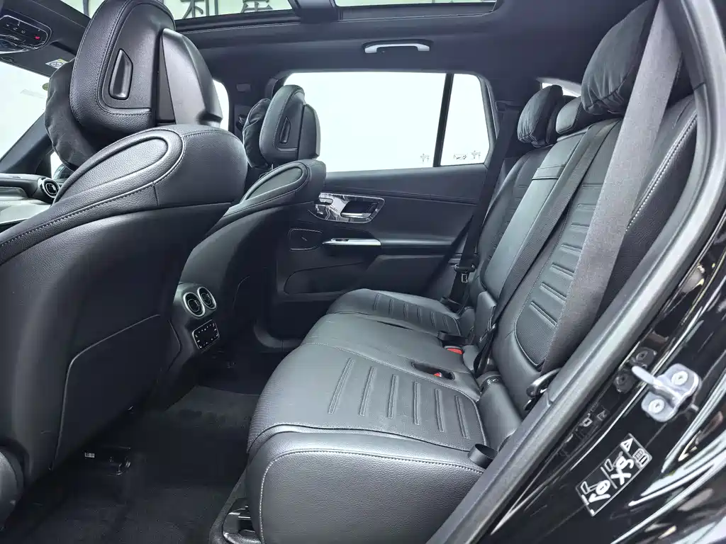 Mercedes-Benz GLC 2024 GLC 260 L 4MATIC Dynamic 7-seater купить на сайте DeffCars