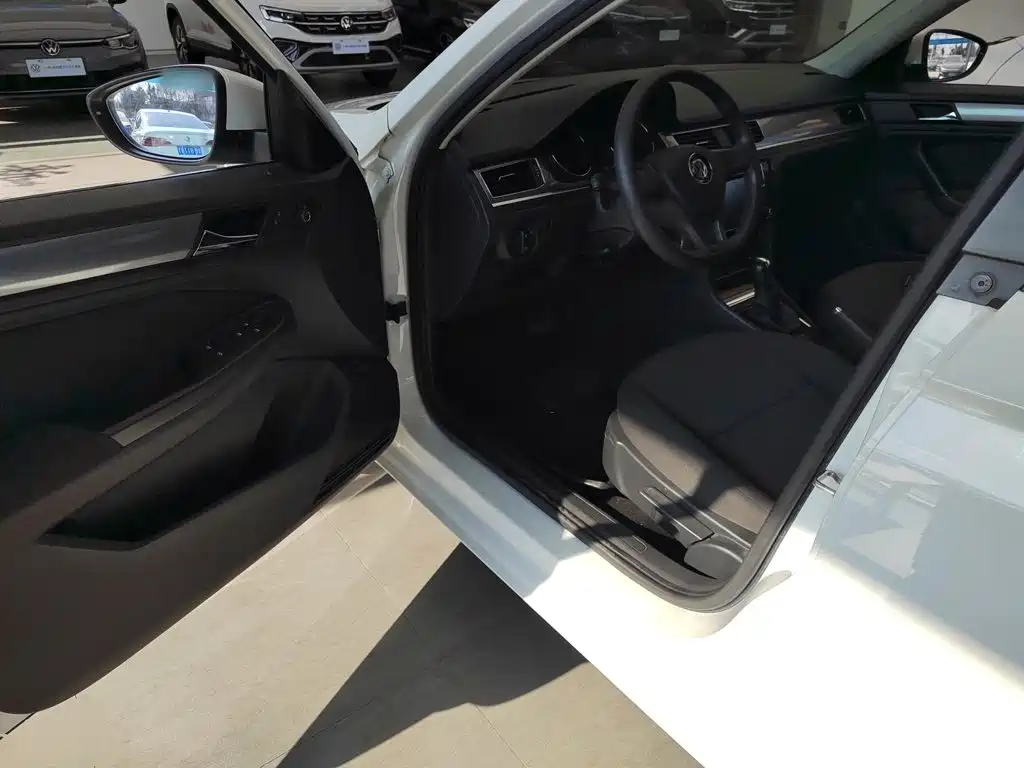 Bora 2019 facelift Bora Legend 1.5L automatic fashion model National VI купить на сайте DeffCars