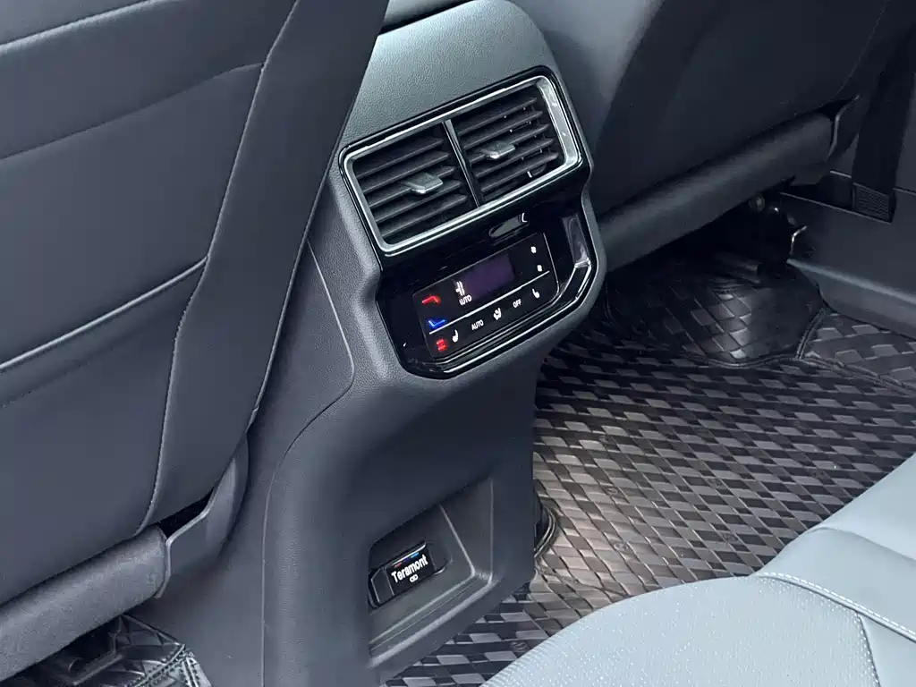 Touron 2024 380TSI four-wheel drive luxury version купить на сайте DeffCars