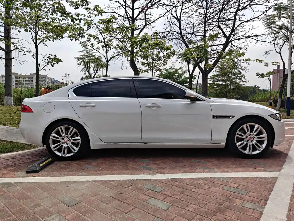 Jaguar XEL 2018 2.0T 200PS Exclusive Edition купить на сайте DeffCars