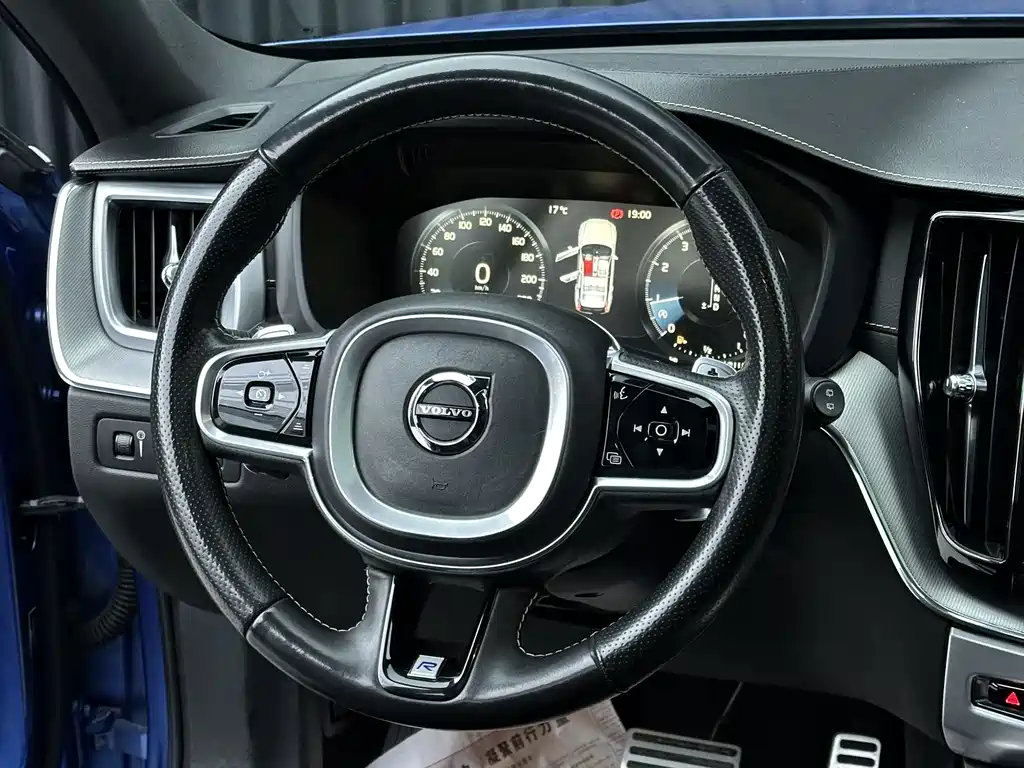 Volvo XC60 2018 T5 four-wheel drive Zhiya Sports Edition купить на сайте DeffCars