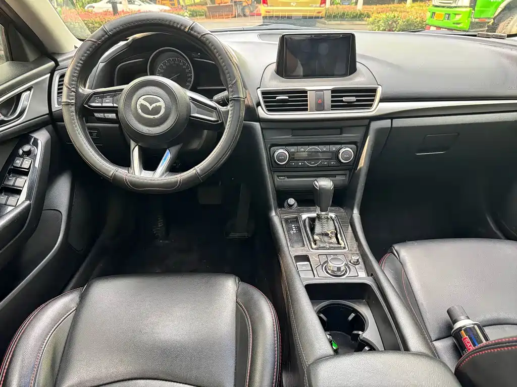 Mazda3 Angkesela 2016 sedan 1.5L automatic luxury model купить на сайте DeffCars