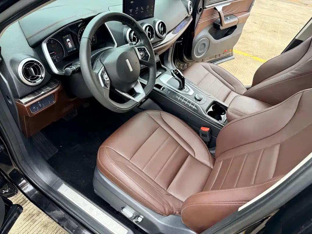 Wei brand VV5 2019 1.5T two-wheel drive Yanfeng купить на сайте DeffCars