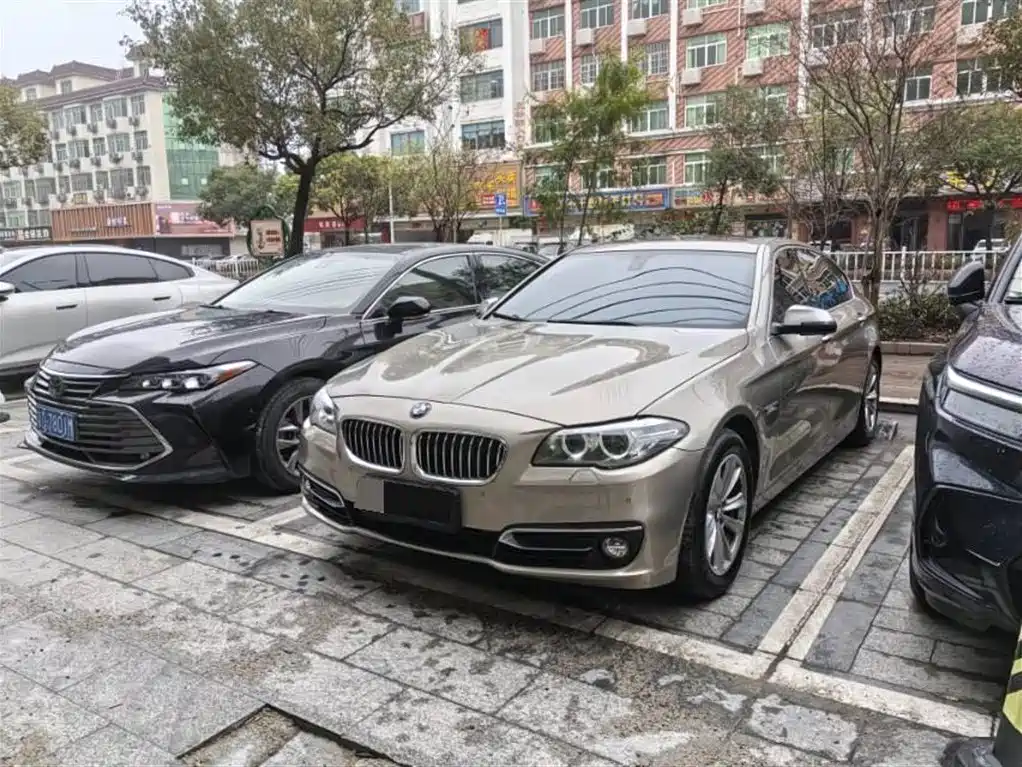BMW 5 Series 2012 523Li Luxury Model купить на сайте DeffCars