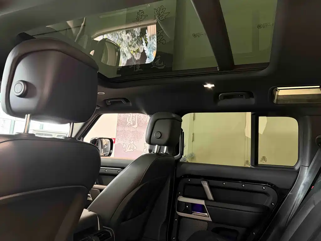 Land Rover Defender 2024 110 3.0T P400 X-DYNAMIC HSE купить на сайте DeffCars
