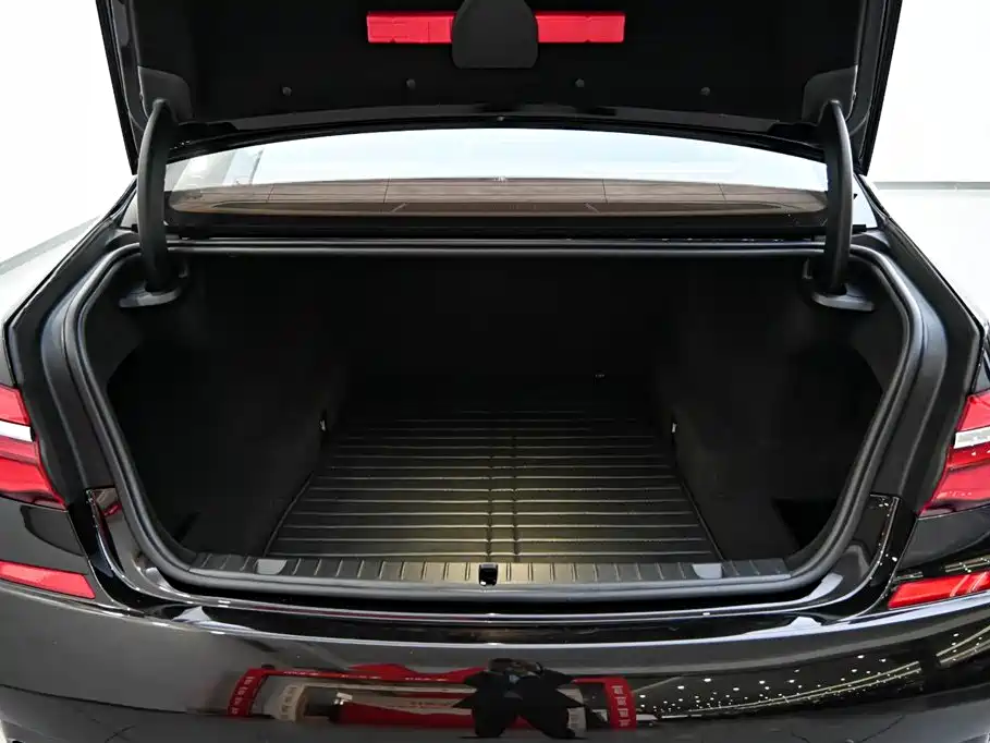BMW 7 Series 2018 740Li xDrive Exclusive M Sports Package купить на сайте DeffCars