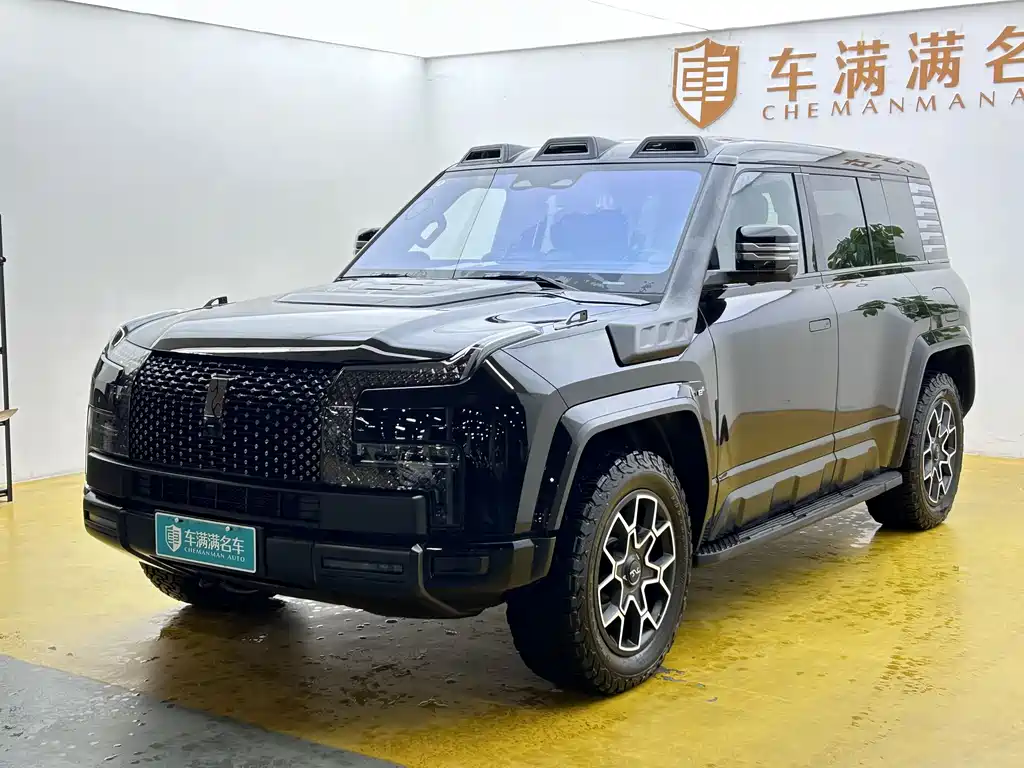 Looking up at U8 2024 Off-Road Player Edition купить на сайте DeffCars