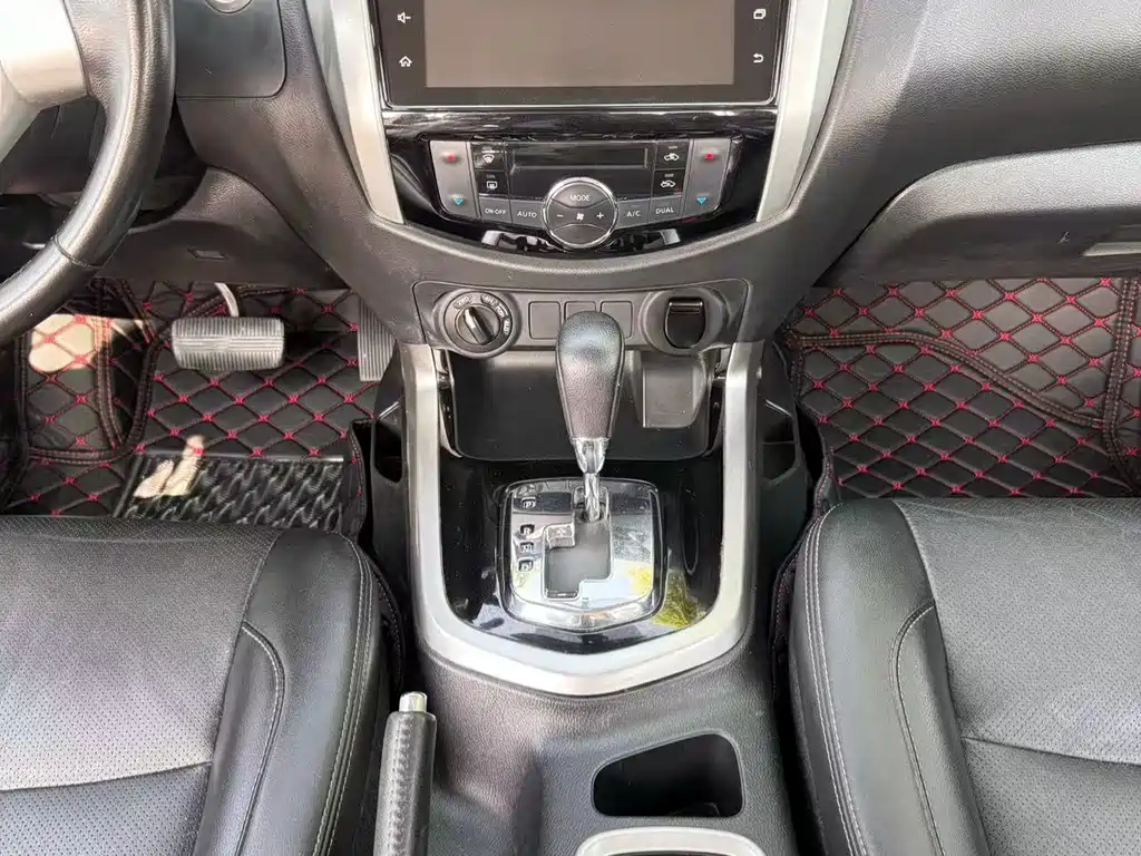 Navara 2021 2.5L automatic four-wheel drive premium model QR25 купить на сайте DeffCars