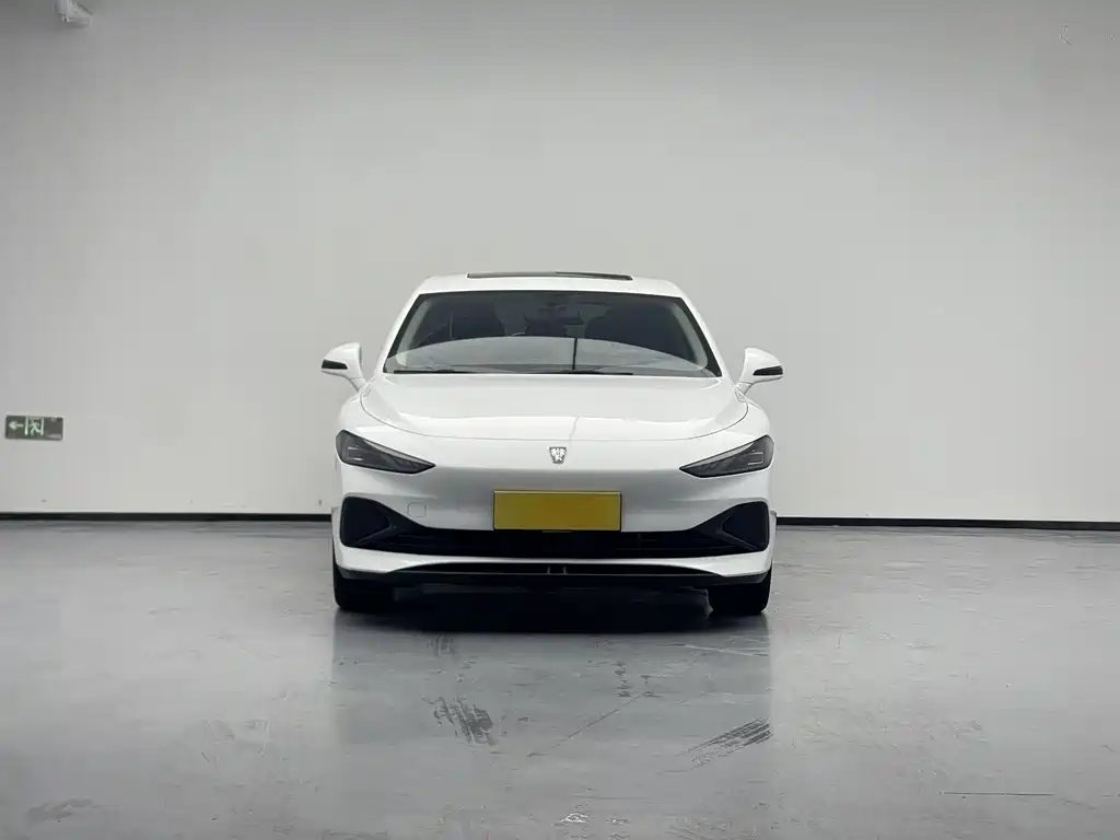 Roewe D7 2025 DMH 125km World Championship Edition купить на сайте DeffCars