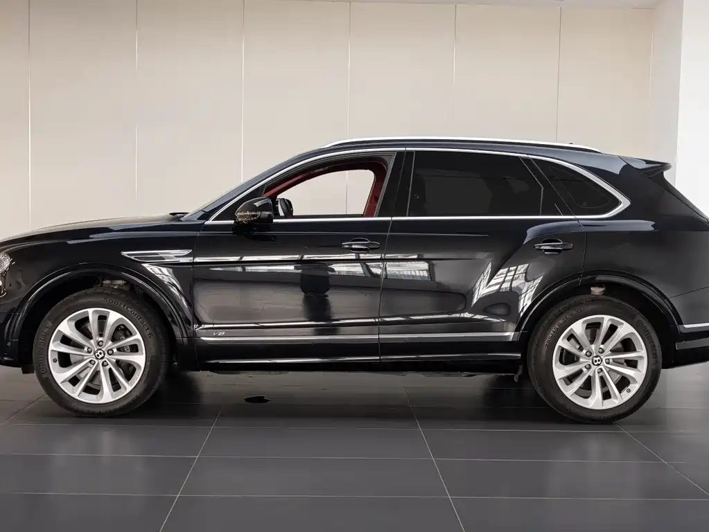 Bentayga 2021 4.0T V8 купить на сайте DeffCars