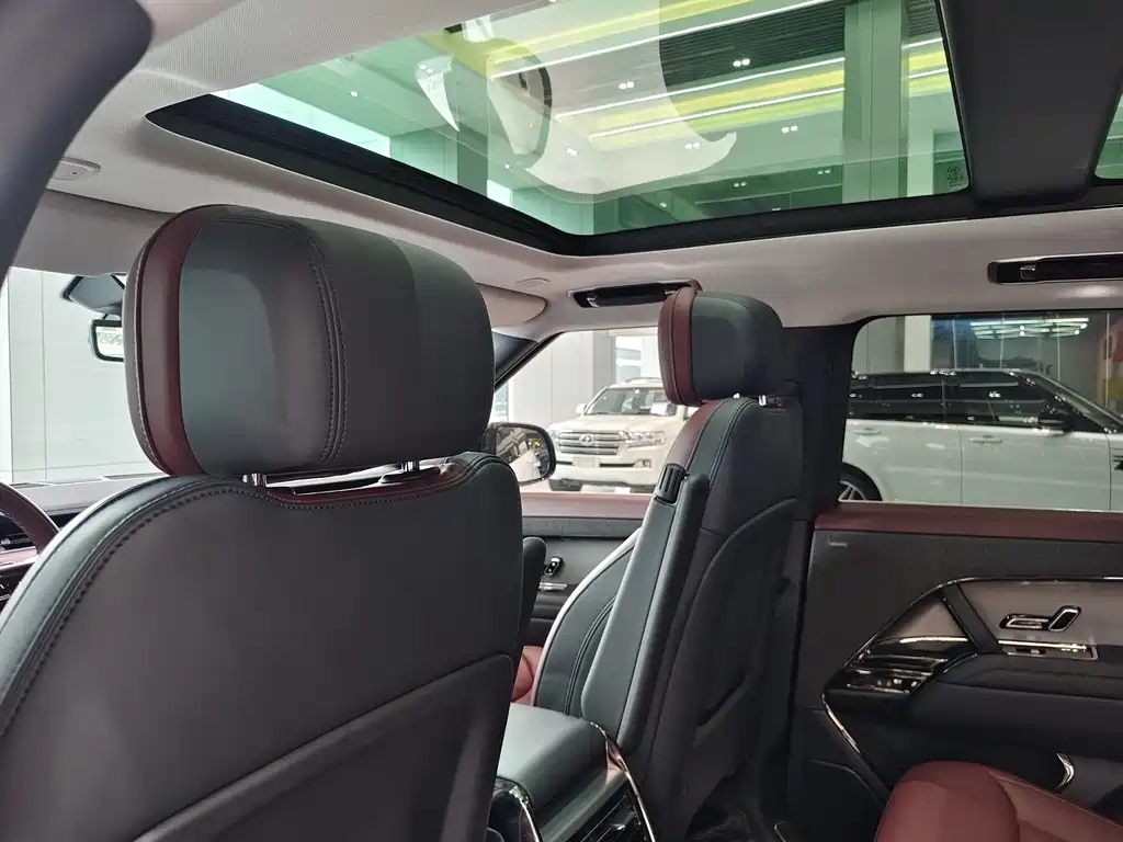 Range Rover Sport 2024 400PS Dynamic SE купить на сайте DeffCars